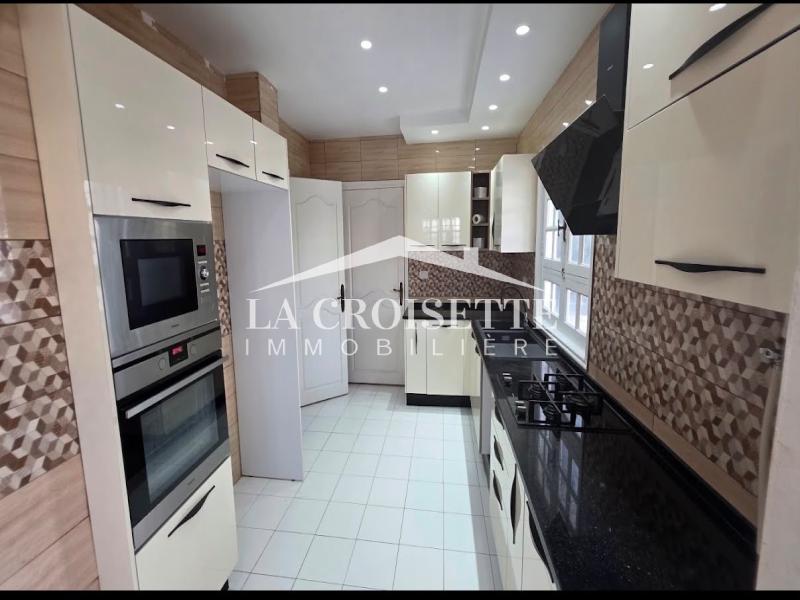 Villa S+4 avec jardin à La Marsa